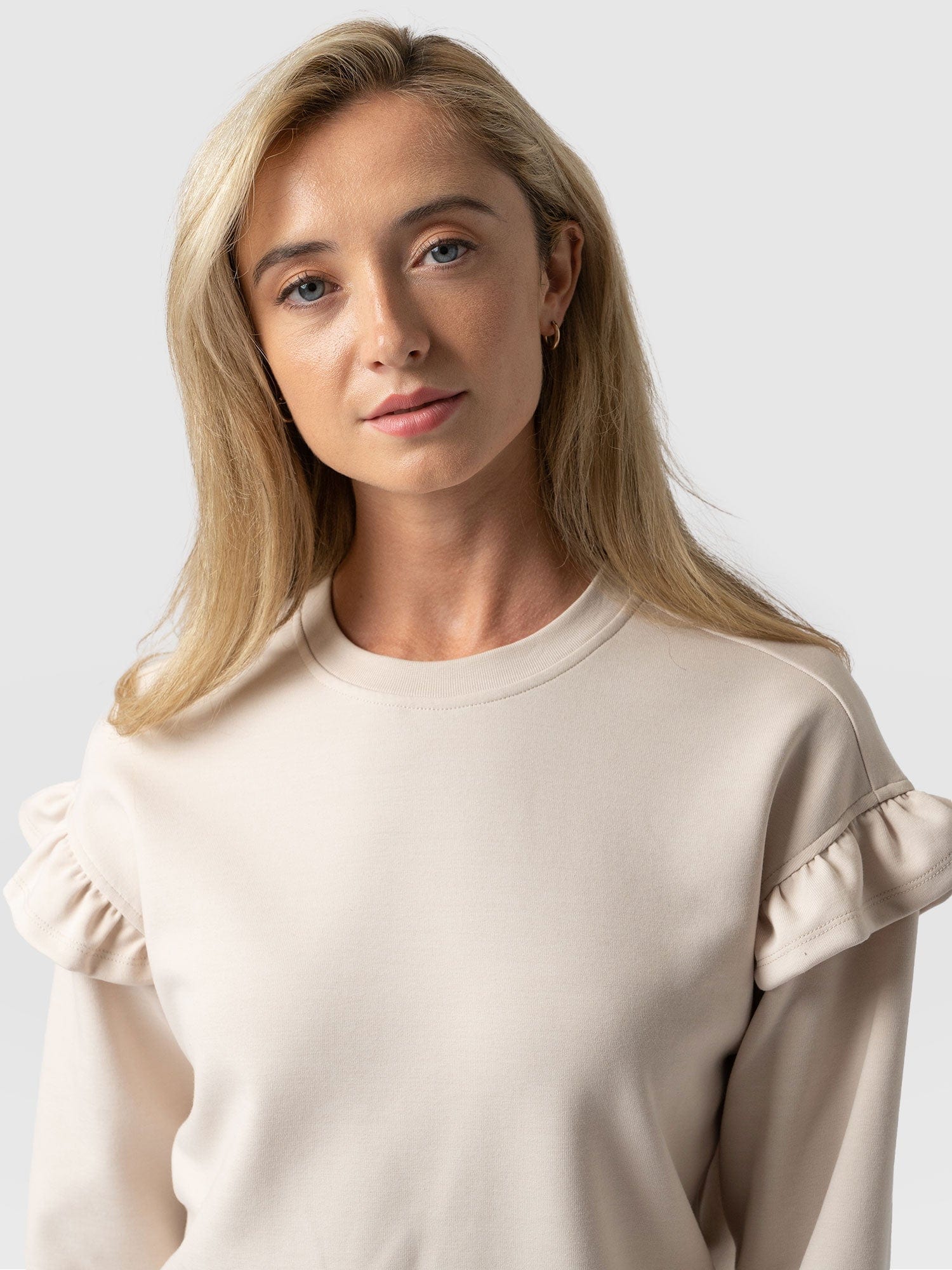 Bea Frill Sweater Cream - Women's Sweaters | Saint + Sofia® EU